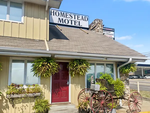 1024 W Main ST, Branson, MO 65616