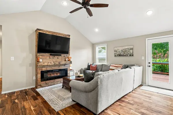 720 Lone Hickory RD, Ozark, MO 65721