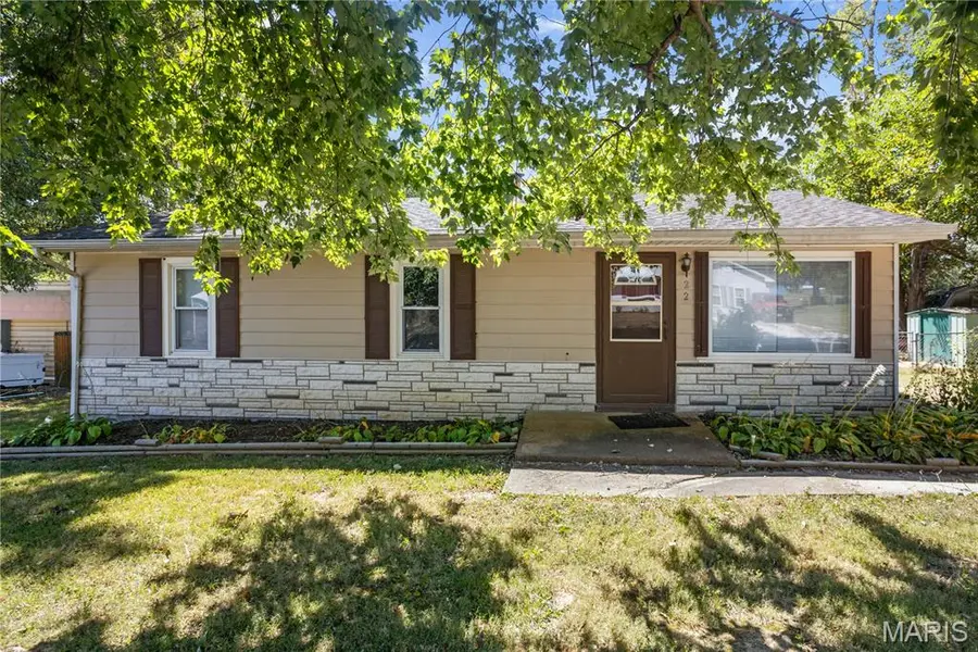 22 Donna DR, Hillsboro, MO 63050