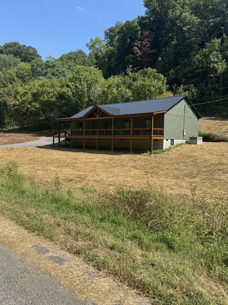 194 Sloan Branch Rd, Pleasant Shade, TN 37145