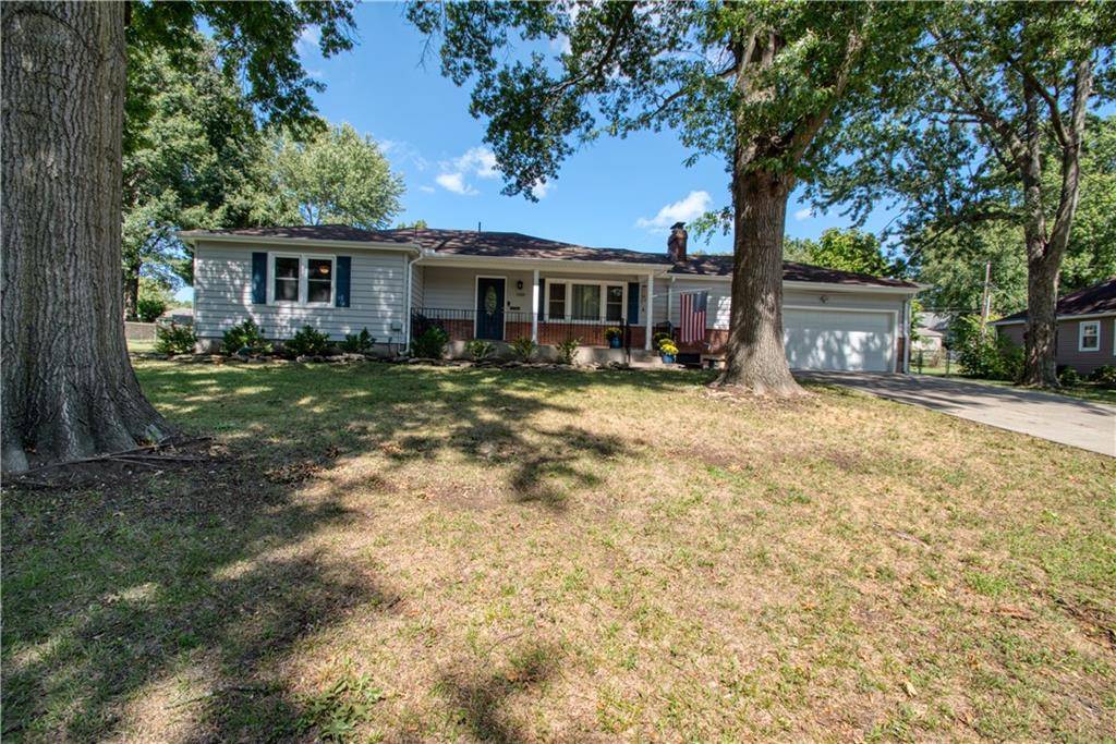 1100 W 96th TER, Kansas City, MO 64114