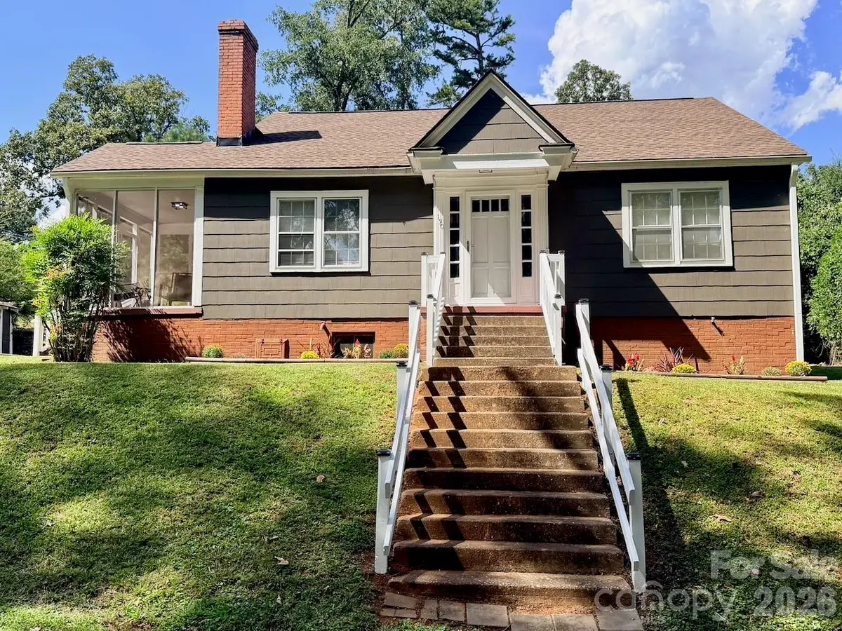 130 School DR, Spartanburg, SC 29301