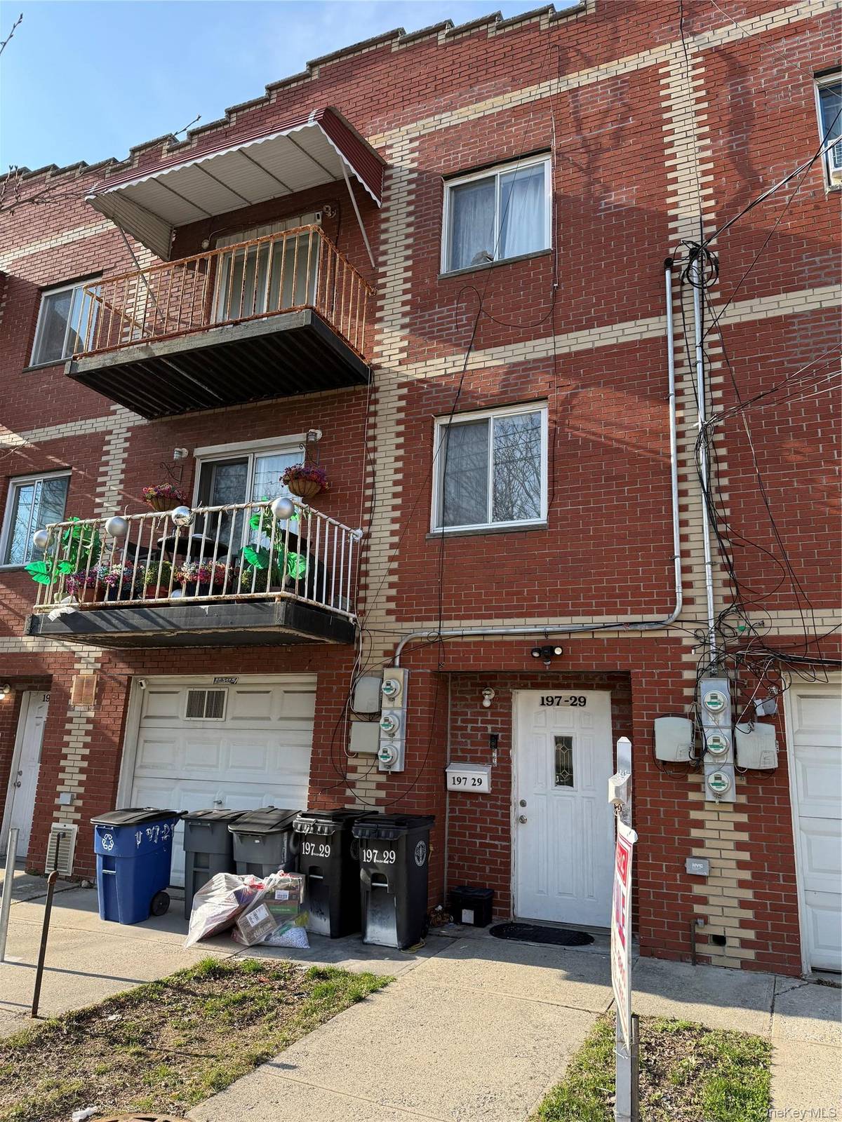 197-29 Hiawatha AVE, Hollis, NY 11423