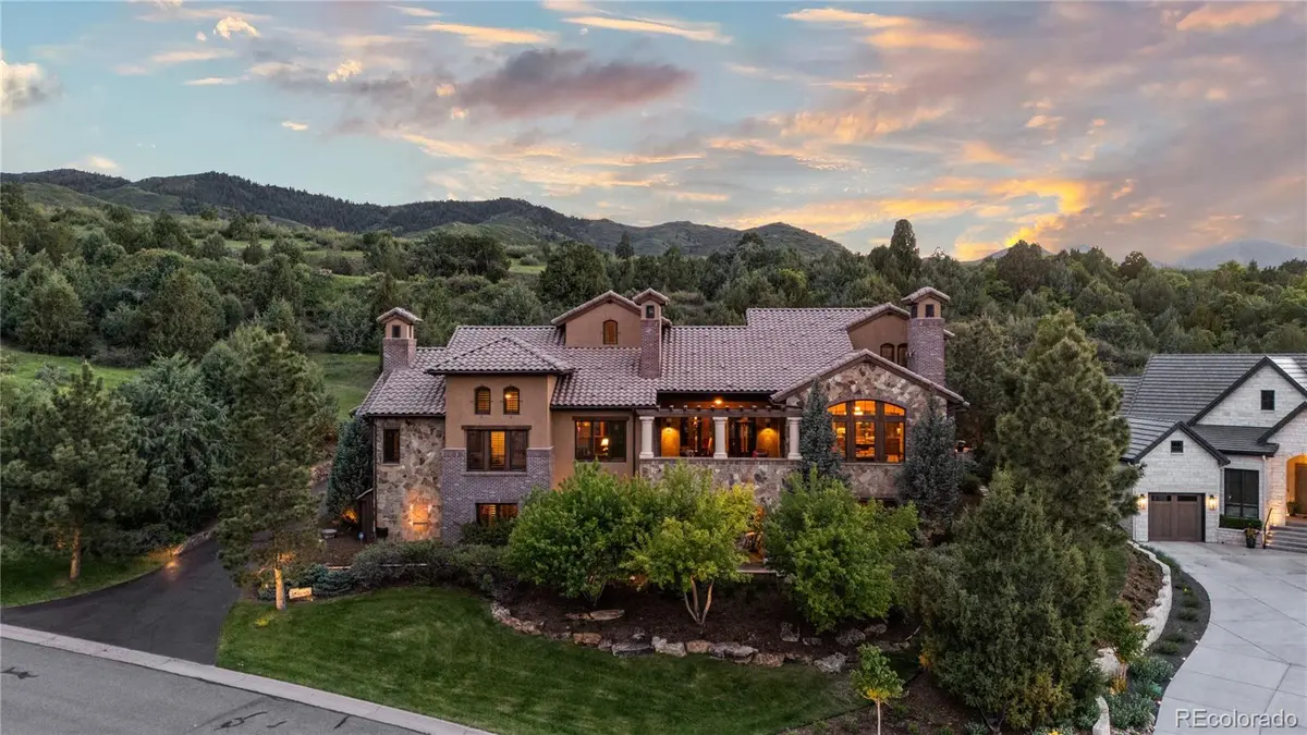 8245 Raphael LN, Littleton, CO 80125