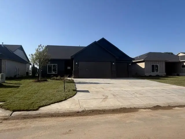705 N Wheatland Ct, Wichita, KS 67235