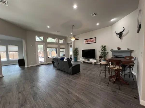 1709 Hollowback DR, Leander, TX 78641