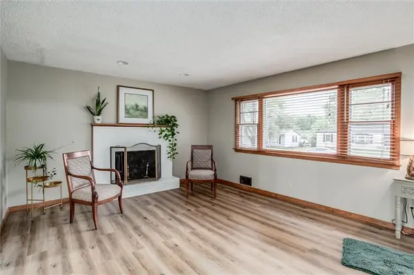 1025 E Elm ST, Olathe, KS 66061