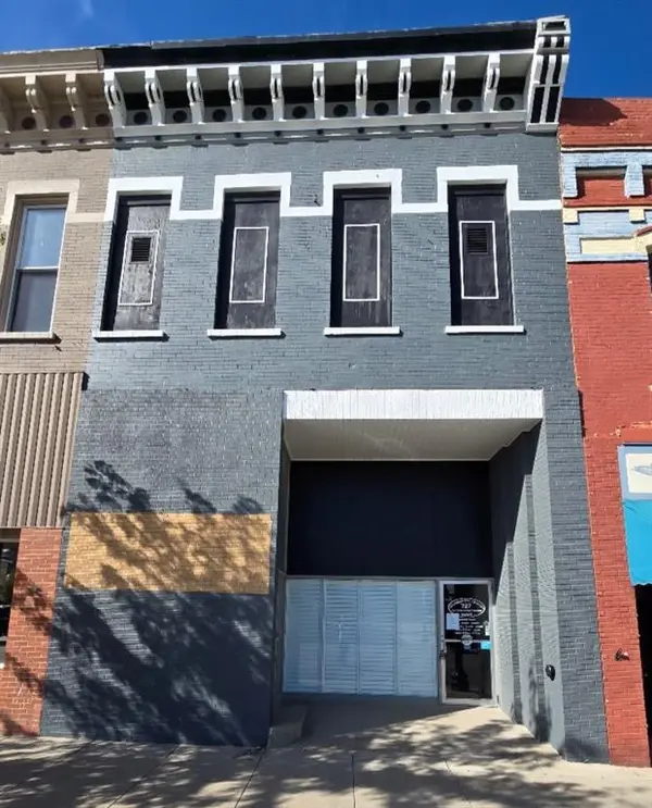 727 Commercial ST, Atchison, KS 66002