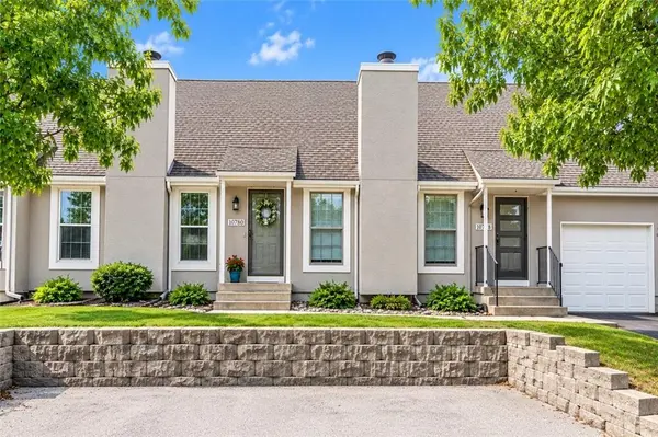 10780 Oakmont ST, Overland Park, KS 66210