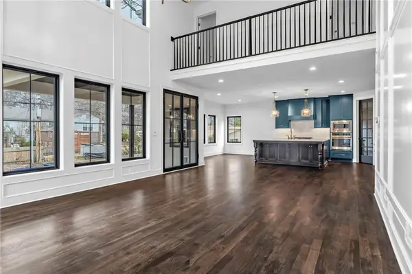 3119 W 72nd TER, Prairie Village, KS 66208
