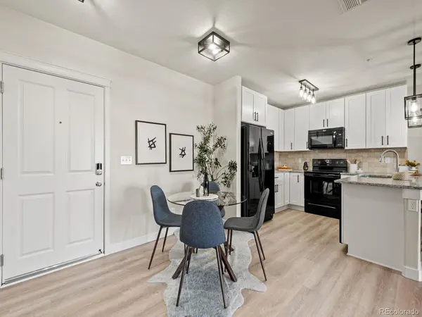725 Elmhurst #208, Highlands Ranch, CO 80129