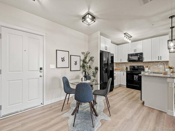 725 Elmhurst #208, Highlands Ranch, CO 80129