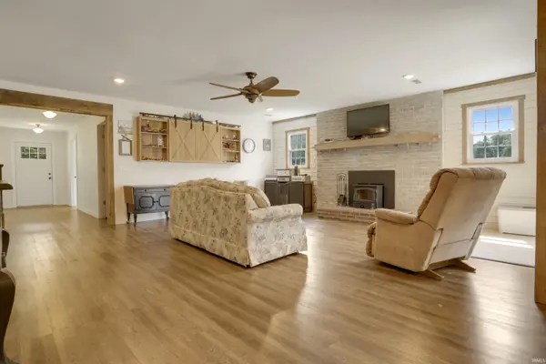 8411 N SR 161 RD, Gentryville, IN 47537