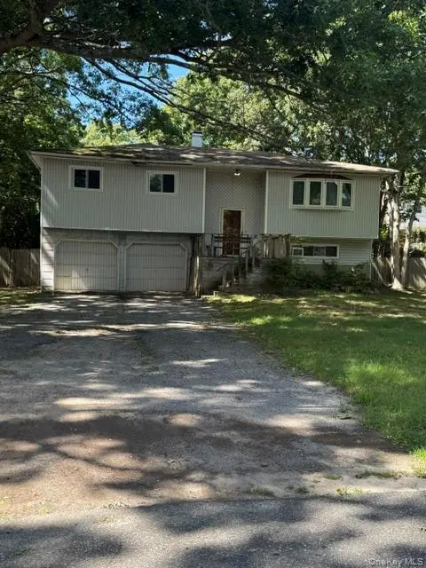 128 Blake AVE, Bohemia, NY 11716