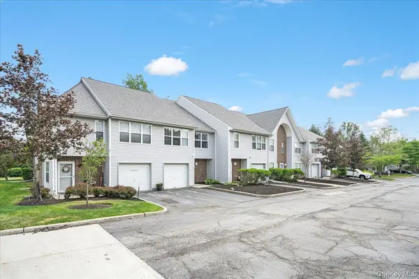 45 Deer Ct DR, Middletown, NY 10940