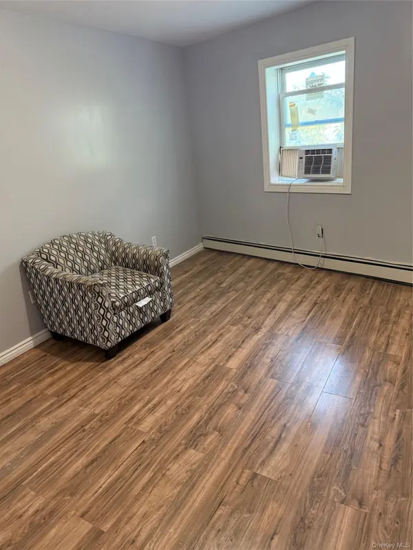 197-29 Hiawatha AVE, Hollis, NY 11423