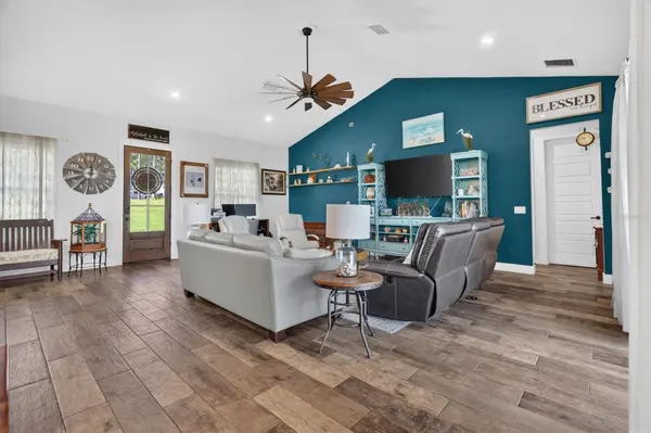 10412 WOODLAND HILLS CT, Howey In The Hills, FL 34737