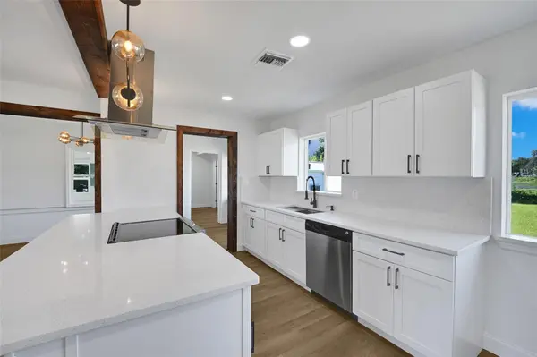 17 POINSETTIA DR, Debary, FL 32713
