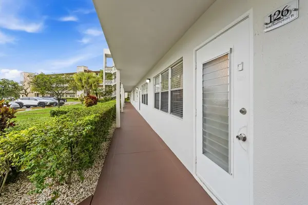 126 SOUTHAMPTON B #126, West Palm Beach, FL 33417