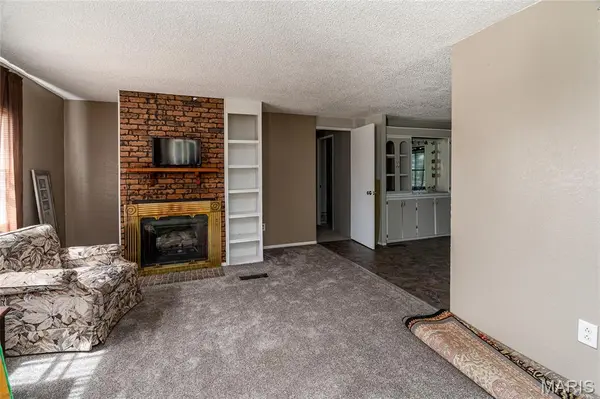 203 E 3rd ST, Christopher, IL 62822
