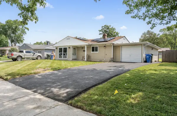 27 Cardinal LN, Carpentersville, IL 60110