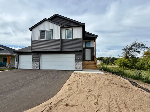 25882 Emerson CT, Wyoming, MN 55092