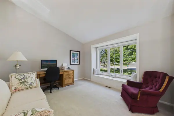 9024 Regent Pkwy, Brooklyn Park, MN 55443