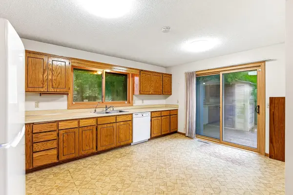 8649 Emerson AVE N, Brooklyn Park, MN 55444