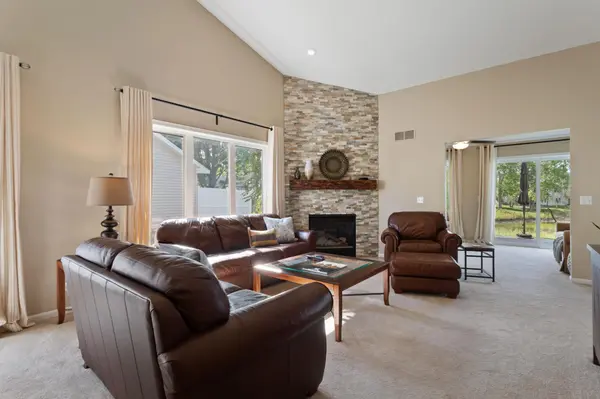 7874 Heinbuch TRL, Woodbury, MN 55125