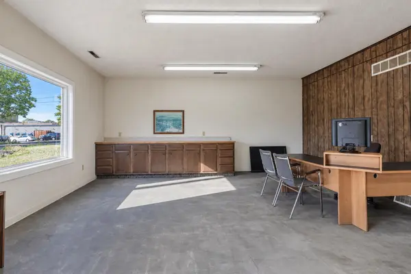 155 S Montgomery AVE, Le Center, MN 56057