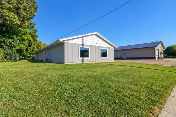 155 S Montgomery AVE, Le Center, MN 56057