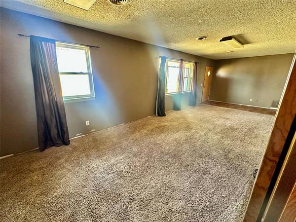 123 N Main ST, Leedey, OK 73654