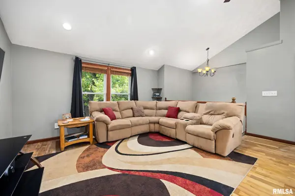 503 W MULLER RD, East Peoria, IL 61611