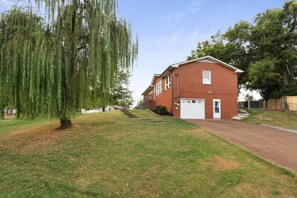 166 Bonnafield Dr, Hermitage, TN 37076