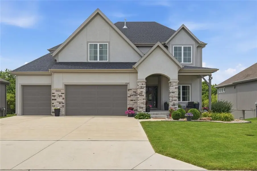 17105 W 170th ST, Olathe, KS 66062