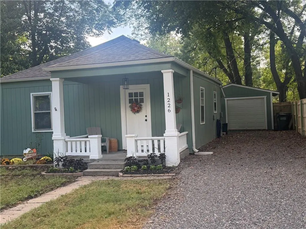 1226 Almira ST, Lawrence, KS 66044