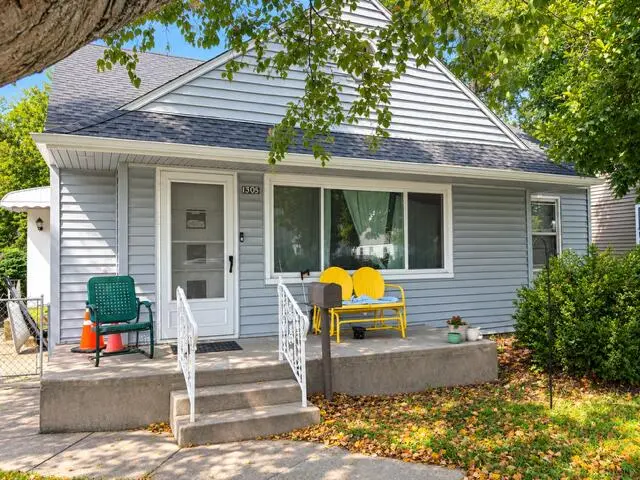 1305 N Kaley ST, South Bend, IN 46628
