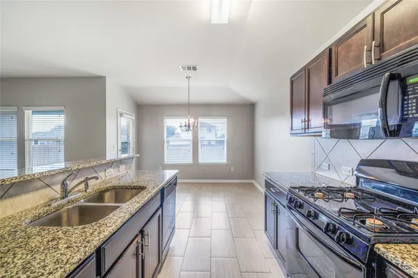 314 Foxglove DR, Hutto, TX 78634
