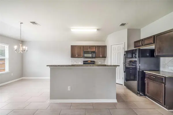 314 Foxglove DR, Hutto, TX 78634