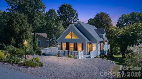 65 Airish LN, Waynesville, NC 28785