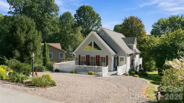 65 Airish LN, Waynesville, NC 28785