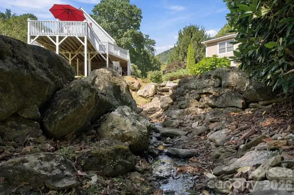 65 Airish LN, Waynesville, NC 28785