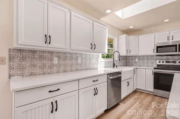 7 Firestone CT, Etowah, NC 28729