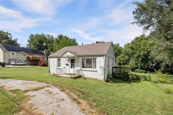 9612 E 31st ST, Independence, MO 64052
