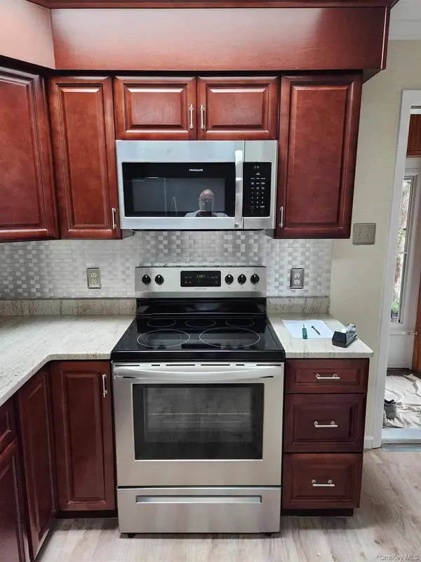 499 East RD #Unit 2, Marlboro, NY 12542