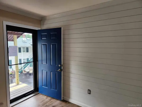 499 East RD #Unit 2, Marlboro, NY 12542