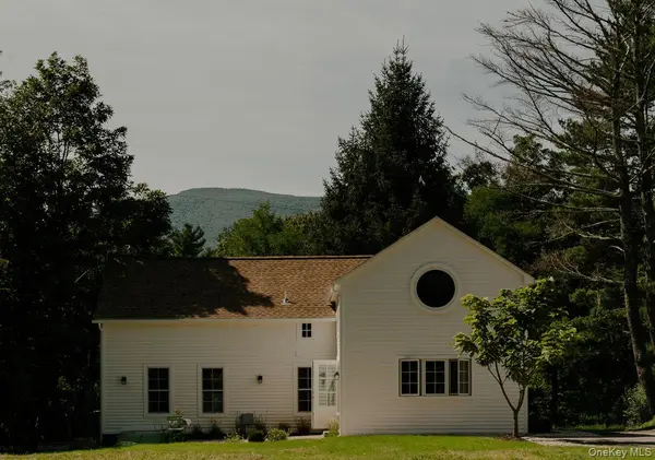 300 Band Camp RD, Saugerties, NY 12477