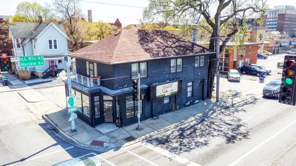 97 Harlem AVE, Oak Park, IL 60302