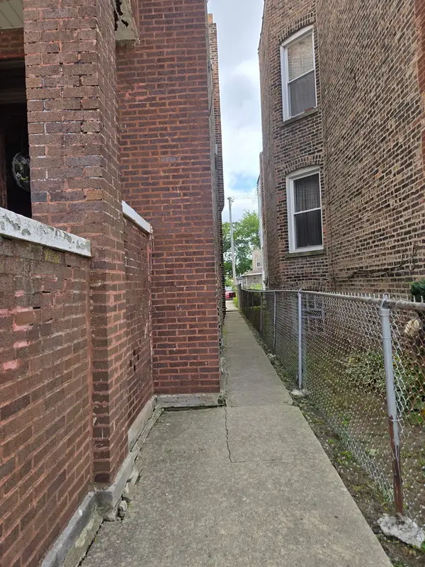 5409 W Monroe ST, Chicago, IL 60644