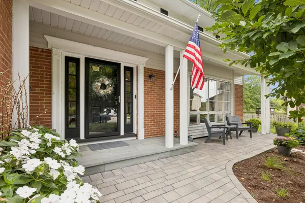 636 Burdick ST, Libertyville, IL 60048